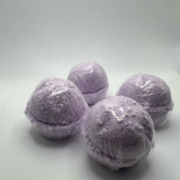 4 large lavender bath bombs. - Picture 4 of 8
